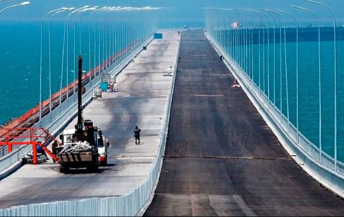 Движение между Тавридой и мостом запустят в мае 2018
